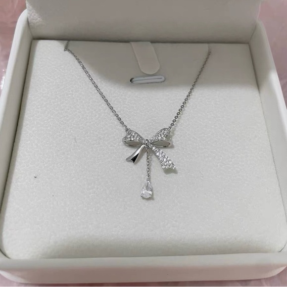🎀Cute bow sterling silver necklace🎀 - Picture 3 of 4